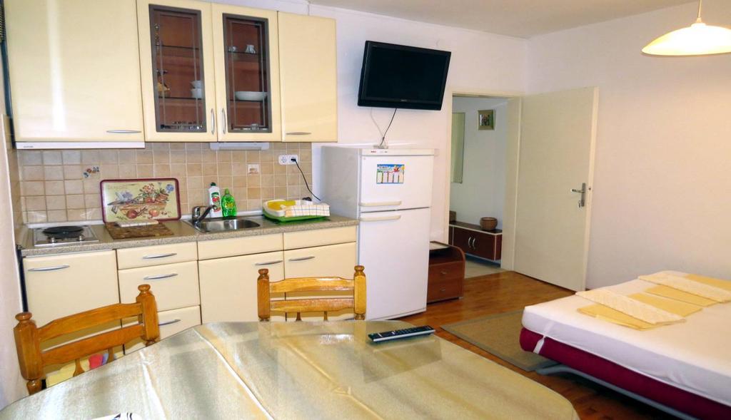 Apartments Corluka Baska Voda Luaran gambar