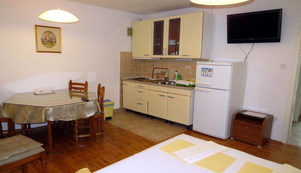 Apartments Corluka Baska Voda Luaran gambar