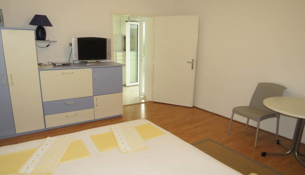 Apartments Corluka Baska Voda Luaran gambar